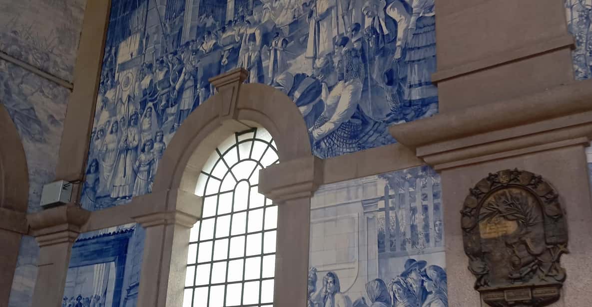 Monumental and historical Oporto with the Stock Exchange Palace - Vila Nova de Gaia: a short stop with the right vibe