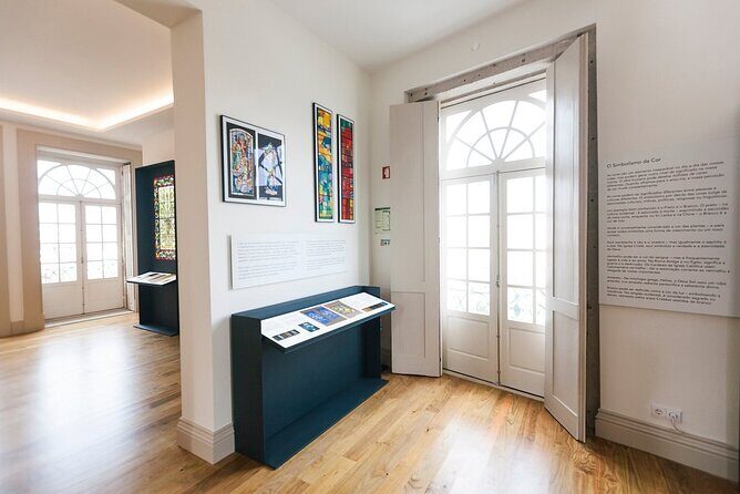 Museu do Vitral Entry Ticket with Wine Tasting - The kaleidoscope with 400 colours: why it’s more than a gimmick