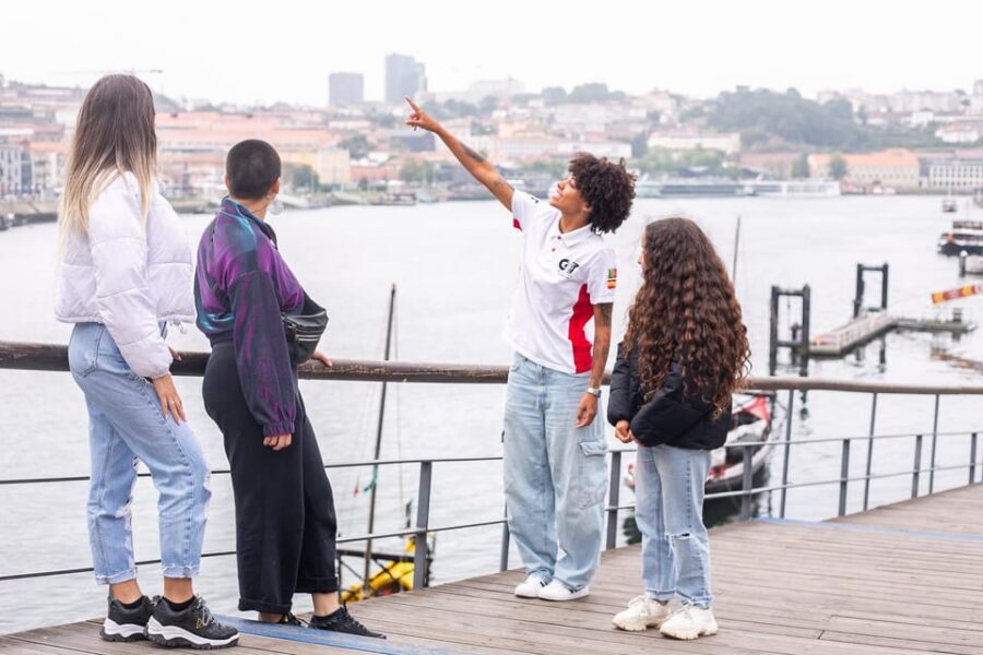 Oporto Tuk Tuk Tour: Among bridges and mysteries - 1.30h - Key points you’ll care about