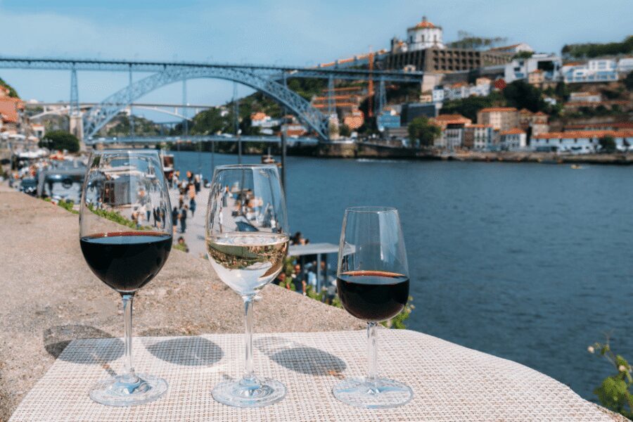 Oporto Tuk Tuk Tour: Among bridges and mysteries - 1.30h - Price, duration, and what you should plan around