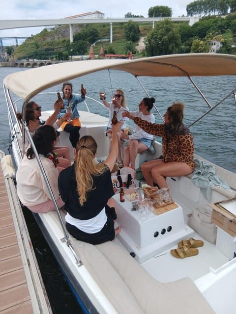 Passeio Barco 6 Pontes Douro com degustação vinho do Porto - Should you book the Passeio Barco 6 Pontes Douro with Port wine tasting?