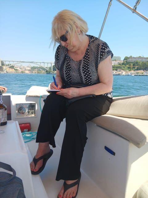 Passeio Barco 6 Pontes Douro com degustação vinho do Porto - Why the Douro 6 Bridges sunset view feels different