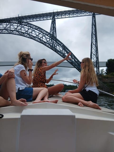 Passeio Barco 6 Pontes Douro com degustação vinho do Porto - Small-group cruising on a Rodman boat: why it feels personal