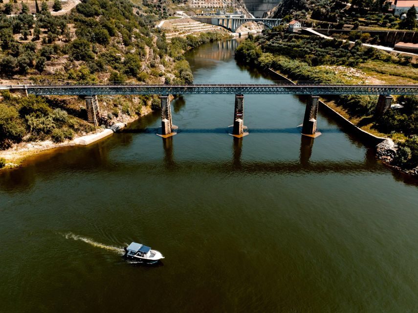Pinhão: Douro River Boat Tour with Lunch - Quick hits for your Douro half-day