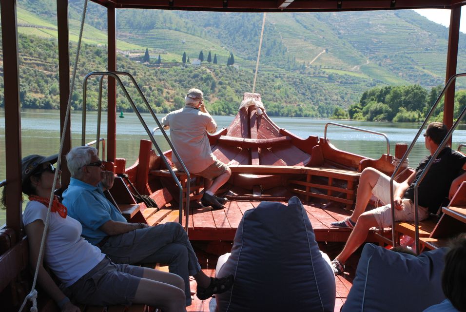 Pinhão: Private Rabelo Boat Tour along the River Douro - Why a private Rabelo boat from Pinhão feels like the right move