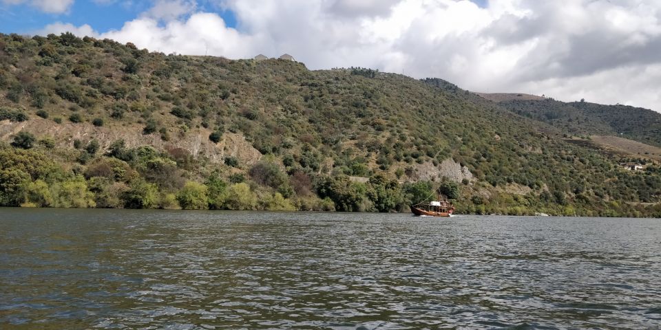 Pinhão: Private Rabelo Boat Tour along the River Douro - How long is the tour, and how to time it