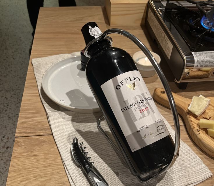 Port Wine class with 3 or 5 Port tasting and pairings - The Host Factor: From Fun Stories to Clear Explanations