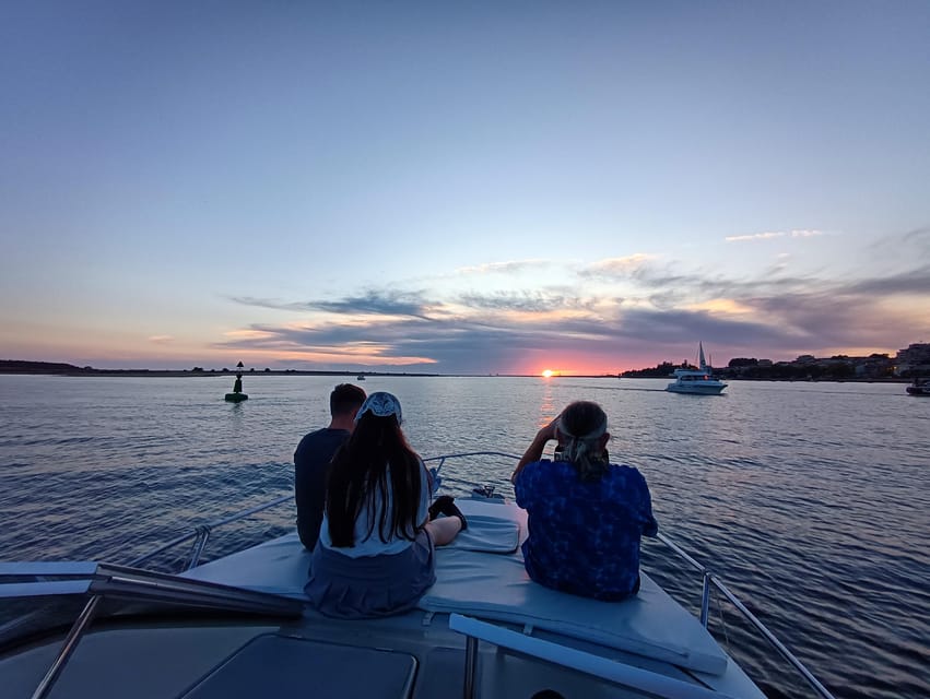 Porto: 6 Bridges and Ribeira Boat Tour with Sunset Option - Onboard welcome drink and the small-group feel with Sara and Michael