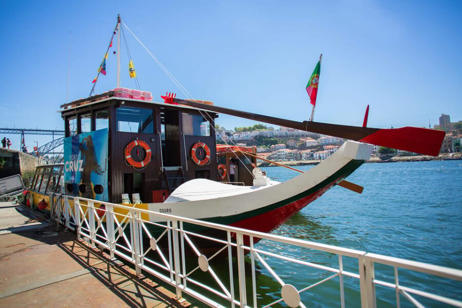Porto: 6 Bridges Boat Cruise with Port Wine Cellar & Tasting - The rabelo boat cruise on the Douro: the easy win