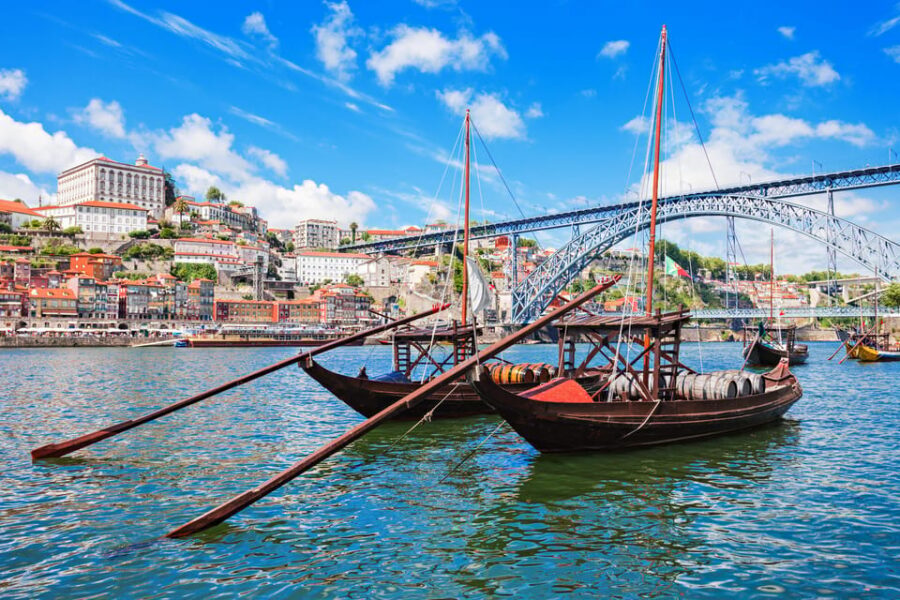 Porto: 6 Bridges Boat Cruise with Port Wine Cellar & Tasting - Gaia Pier meeting point: why location really matters