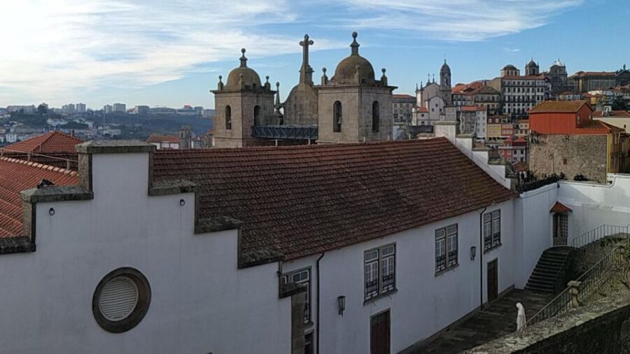 Porto: a ride along the coast in a fun eco-friendly car - Foz do Douro: wine tasting, gardens, and the Atlantic’s more elegant side