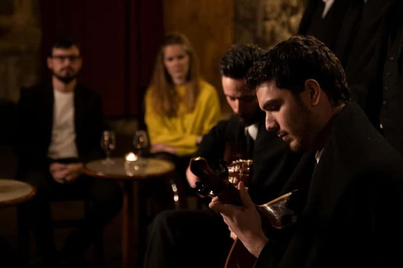 Porto: An Intimate Fado Show in a Historical Tavern - Finding the Fado Maior do Porto Meeting Point (Without Stress)