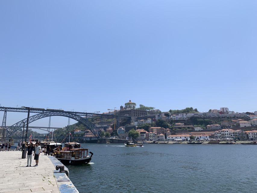 Porto and Gaia: Walking Tour of Douro's Two Riversides - Price and pace: is $32 worth two hours of Porto and Gaia?
