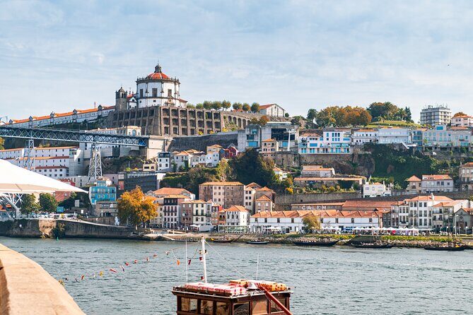 Porto and Gaia: Walking Tour of Douro's Two Riversides - Alminhas of the Bridge and Dom Luís I Bridge: cross with context