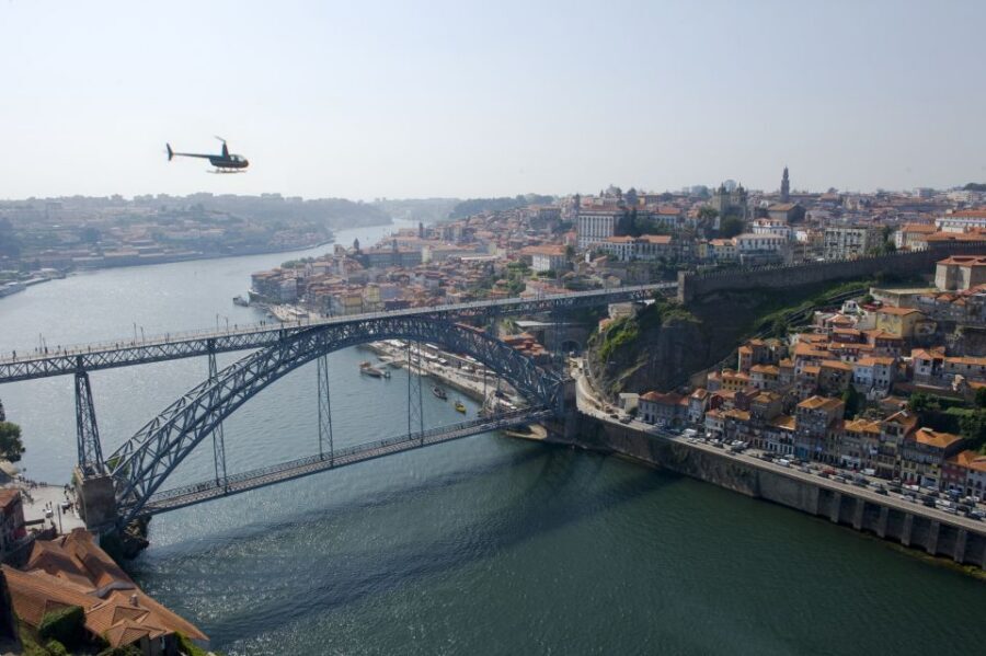 Porto Atlântico Helicopter Tour - What you see over the Douro River and its bridges