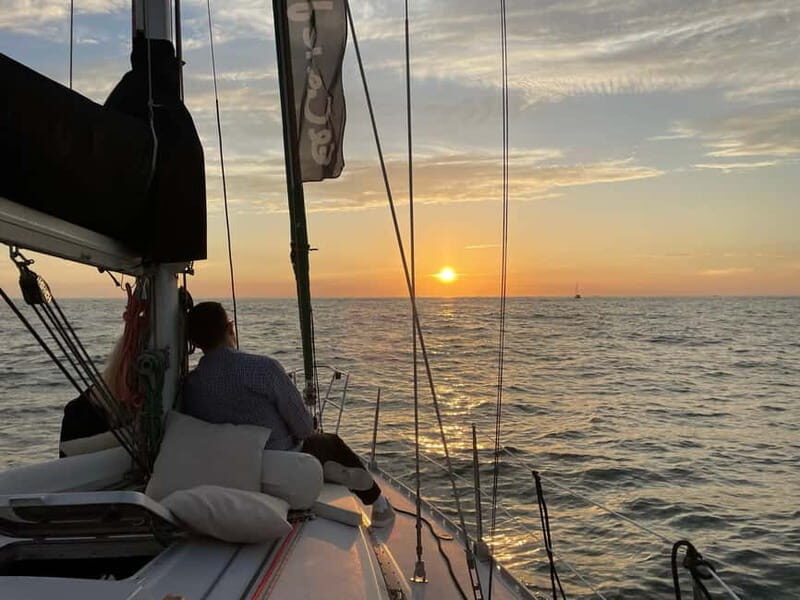 Porto: Best Exclusive Charming Sailboat Sunset - The Big Moment: How the 2-Hour Sunset Stop Works