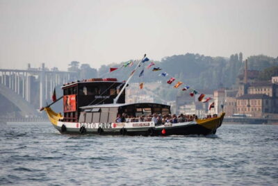 Porto: City Center Eco Car e Cruzeiro Rio Douro - Pickup, private group, and the 2–3 hour pace