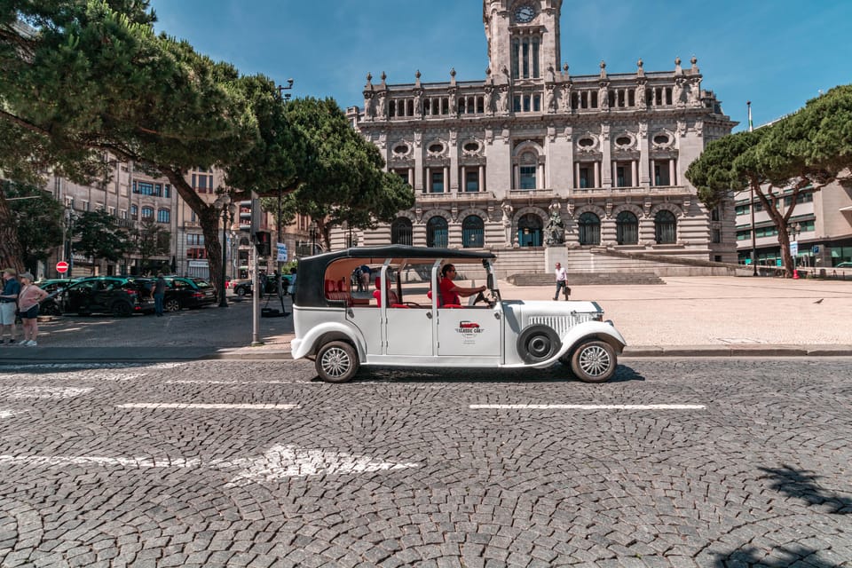 Porto: City Center Eco Car e Cruzeiro Rio Douro - Aliados Avenue and Santa Catarina Street: where the walking starts
