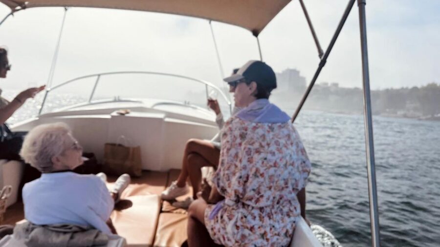 Porto: Douro River Boat Cruise with Port Wine Tasting - Ribeira in Porto and Cais de Gaia: Watching Two Cities at Once