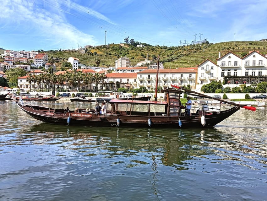Porto: Douro Valley Tour with 2 Wineries, Lunch and Cruise - The first winery stop: Port wine tastings with real context