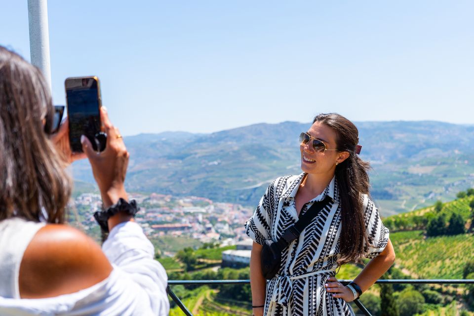 Porto: Douro Valley Tour with Lunch, Boat Cruise & Tastings - A Douro day that moves fast, but doesn’t feel chaotic