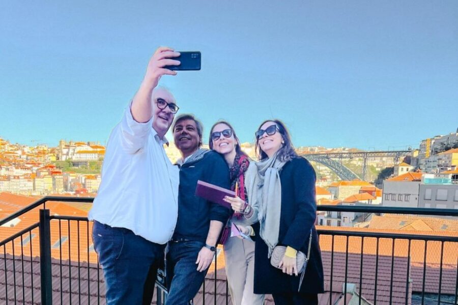PORTO: Escape IN City - Closed at 7 Keys - Closed at 7 Chaves: A city escape with a hacker storyline