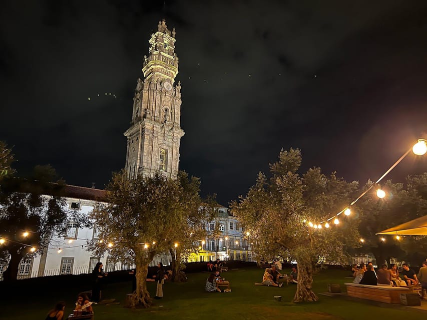 Porto: Fado Show with Dinner in a Traditional Fado House - Language, Comfort, and Small Practical Details That Matter