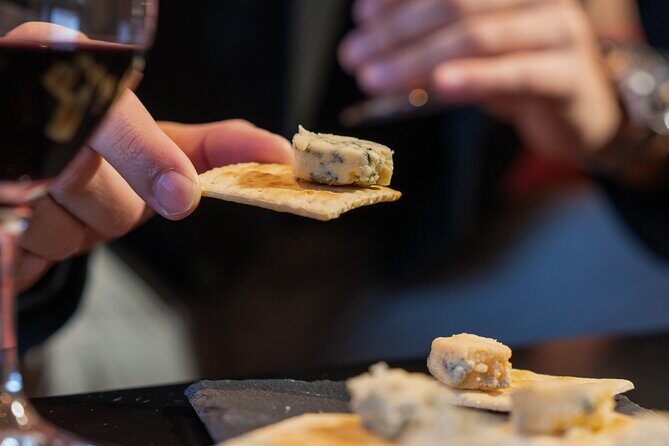 Porto: Flavours of Portugal – Wine Tastings at WOW Wine School - What you actually do during the 30 minutes
