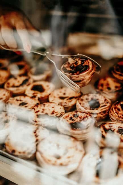 Porto: Food and Wine tasting tour in HIDDEN GEMS - Stop 5: Piolho and the best kind of snack variety