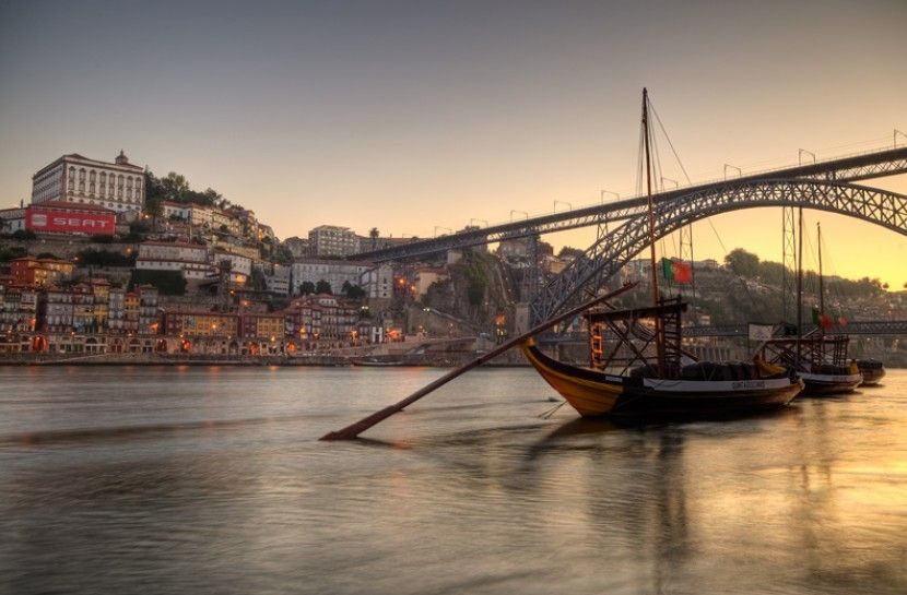 Porto: Full-Day All-Inclusive Private City Sightseeing Tour - Port wine cellar visit: what the tasting is really trying to teach