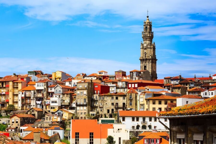 Porto: Full-Day All-Inclusive Private City Sightseeing Tour - Lunch by the river: the all-inclusive part you’ll actually use