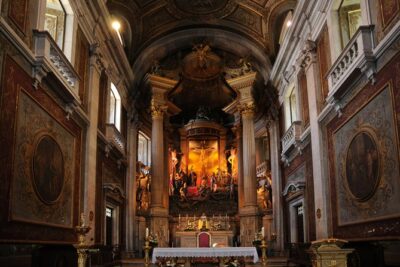 Porto: Guimaraes & Braga Small Group Tour with Lunch and Tickets - Braga Cathedral (Se de Braga): why this one ages you in the best way