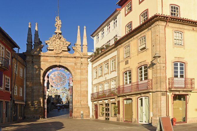 Porto: Guimaraes & Braga Small Group Tour with Lunch and Tickets - Paco dos Duques de Bragança: a quick palace look (ticket not included)