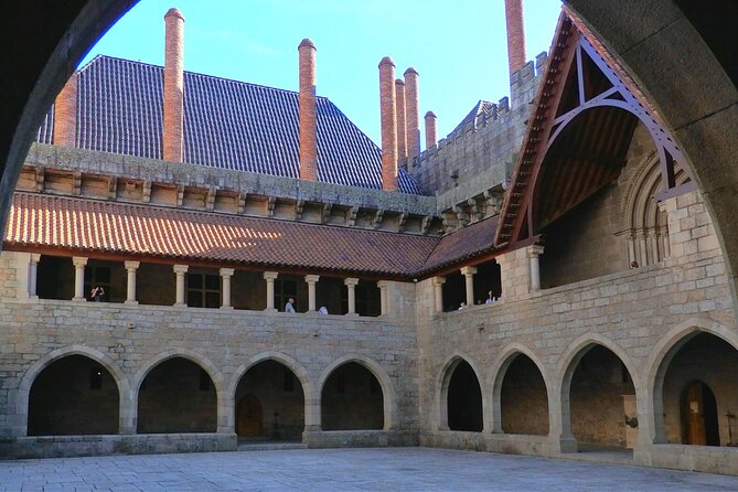 Porto: Guimaraes & Braga Small Group Tour with Lunch and Tickets - Pace, comfort, and the small-group advantage