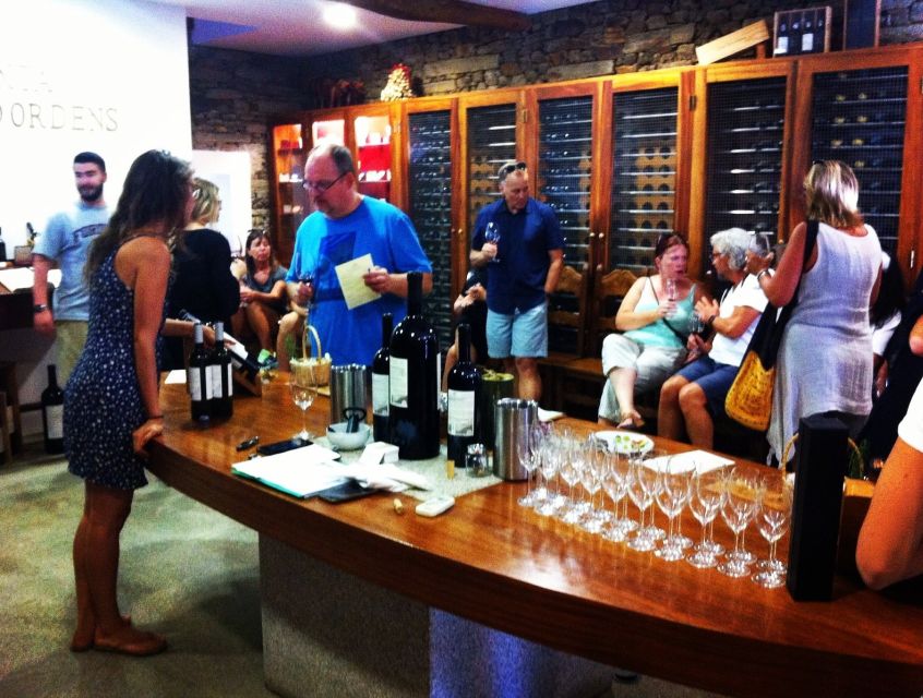 Porto: Half-Day Small Group City Tour with port wine tasting - Ribeira district: seeing the river area without getting stuck