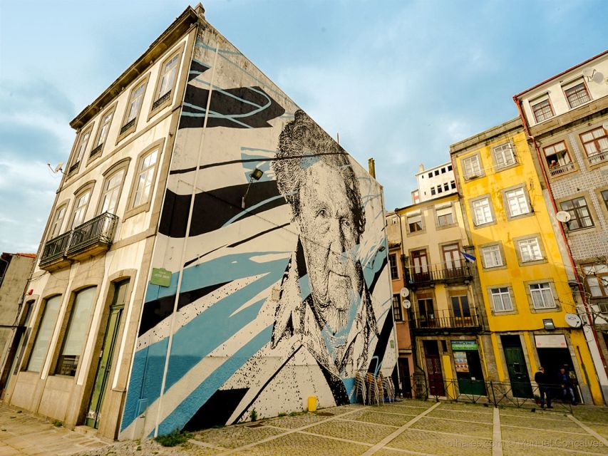 Porto: Historic e-Bike Tour with a guide - Getting started in Miragaia: why the first 10 minutes matter