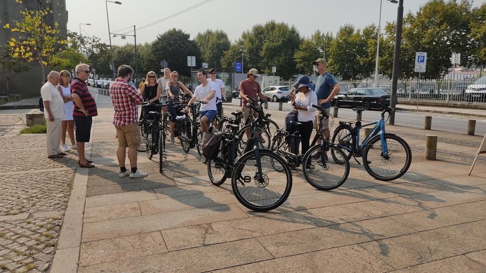 Porto: Historic e-Bike Tour with a guide - Jardim do Morro: finishing with a viewpoint mindset