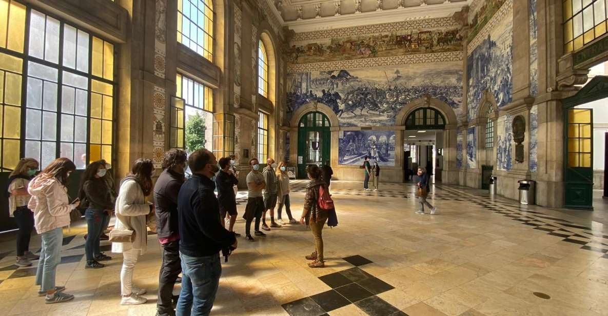 Porto: Historical Center Walking Tour - Sé neighborhood: narrow lanes, medieval vibes, and a street-level history lesson