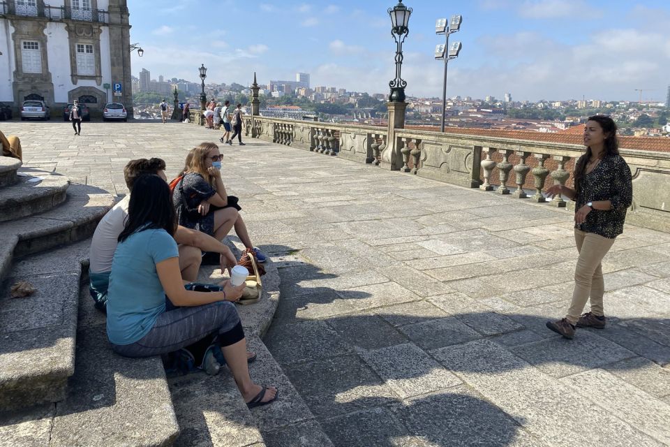 Porto: Historical Center Walking Tour - Porto wine toast, bread and olive oil, and the Virtudes Gardens picnic option