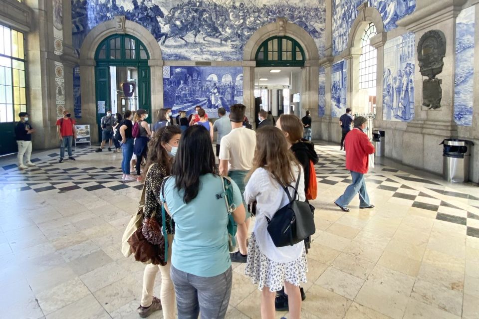 Porto: Historical Center Walking Tour - Pacing on Porto’s slopes: what to do so you enjoy the walk