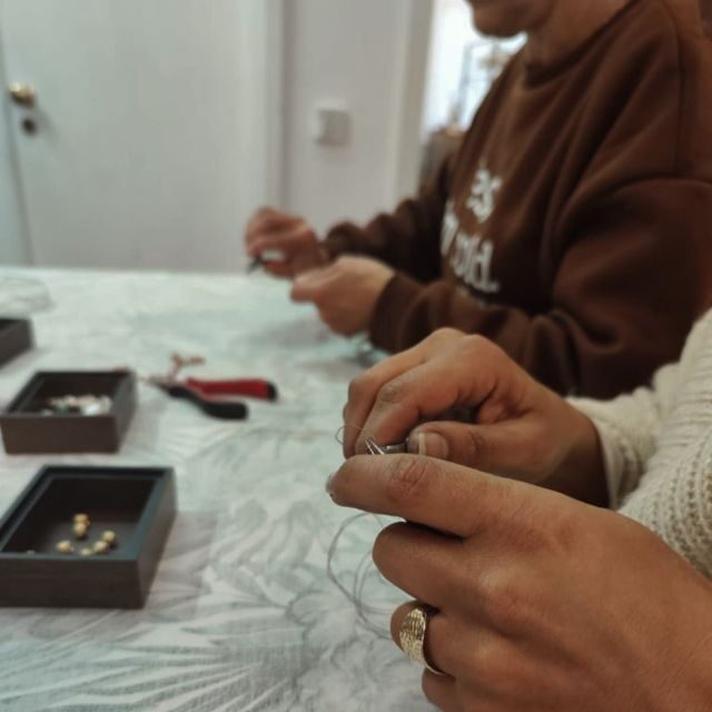 Porto: Jewelry Workshop at Antero de Quental - Choosing Semi-Precious Stones Without Guessing Wrong