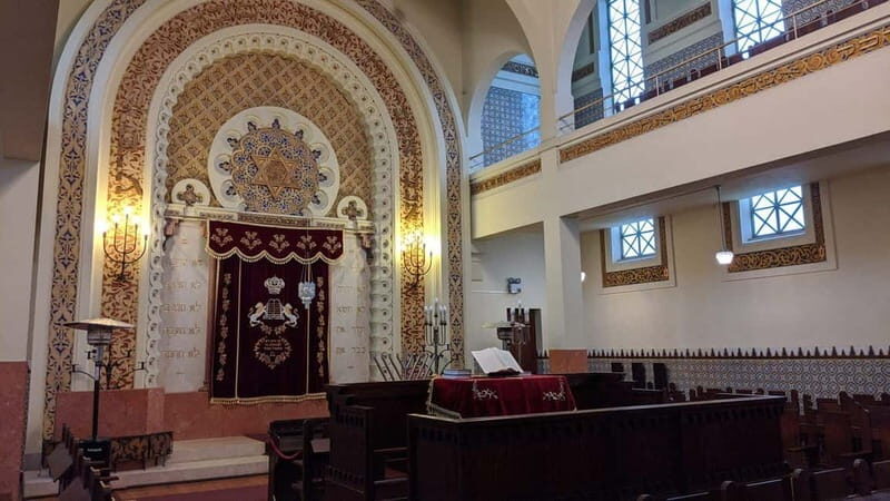 Porto Jewish Heritage Walking Tour Small group - Meeting at the Cathedral: starting at Estátua de Vímara Peres