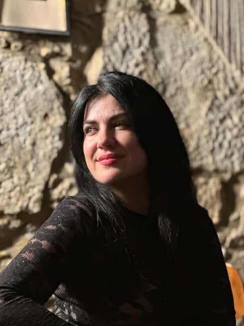 Porto: Live Fado Concert with Glass of Tawny Port Wine - Coimbra Fado: Student Songs with a Different Tone
