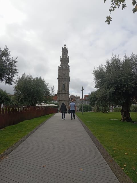 Porto - Old Town Tour with an official guide - How Karen’s French commentary turns Porto into a story you can repeat