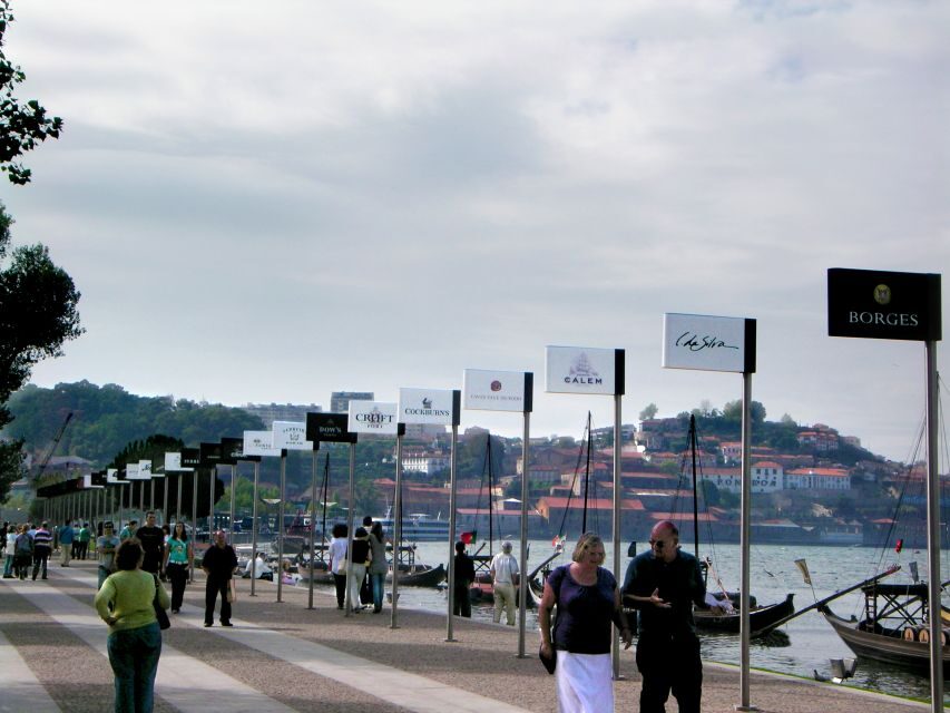Porto: Port and Douro Wine Walking Tour with 9 Tastings - Stop 2: Fonseca Port Wine Cellars and why big names still matter