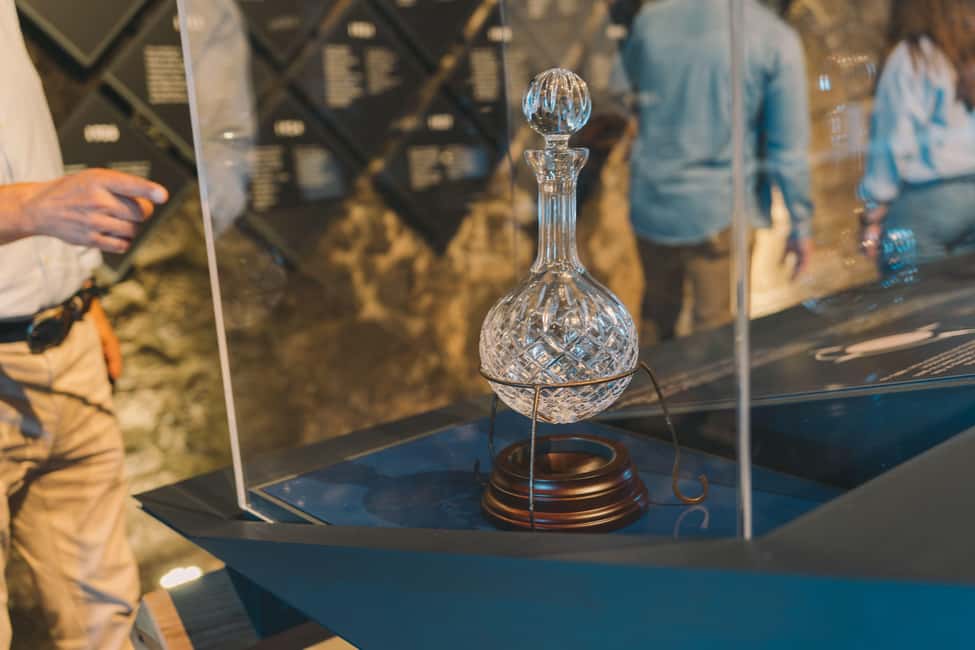 Porto: Port Cellar Visit and Wine Tasting at Fonseca - Self-guided at your pace: using the audio guide and QR codes