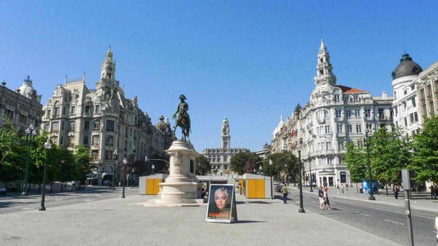 Porto private morning Tour, see the most iconic attractions - Jardim do Morro and Arrábida Bridge: Views With a Little Breathing Room