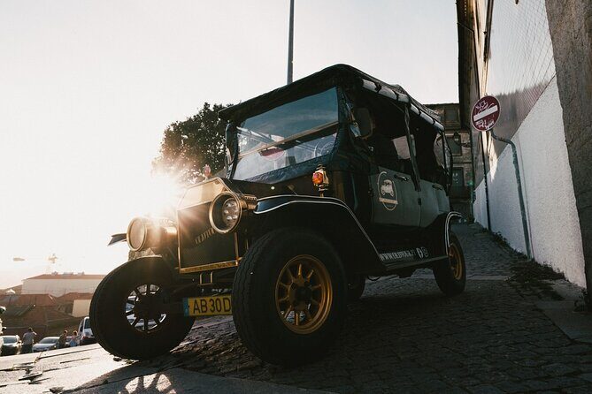 Porto : Private Tour of the Historic City in a Classic Ford T - Cathedral stop plus the oldest part of Porto