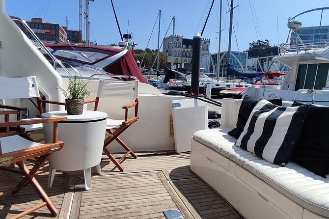 Porto: Private Tour on a Luxury Yacht on the Douro River - Timing, weather, and the “favourable conditions” reality