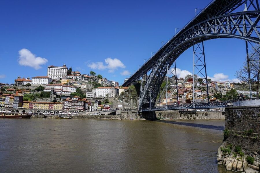 Porto Private Walking tour - Crossing toward the river: Dom Luís Bridge and Ribeira’s real atmosphere